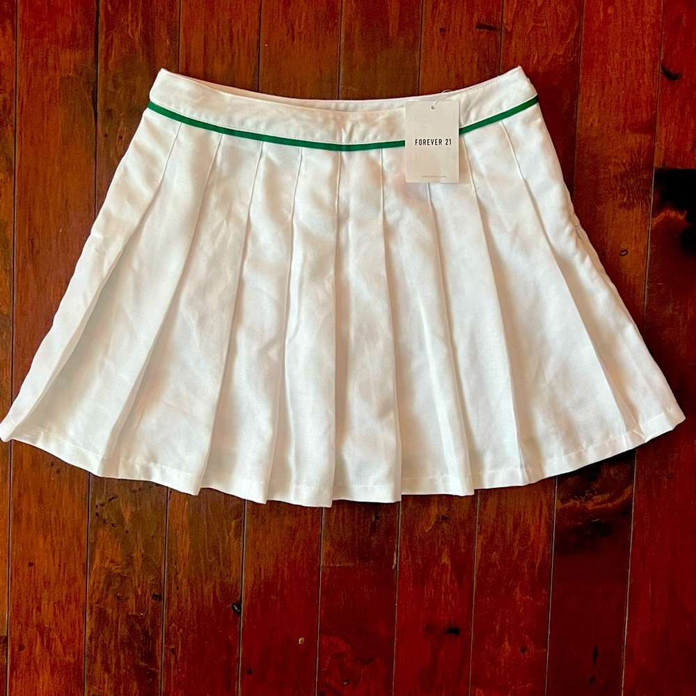 white twill tennis style skirt
